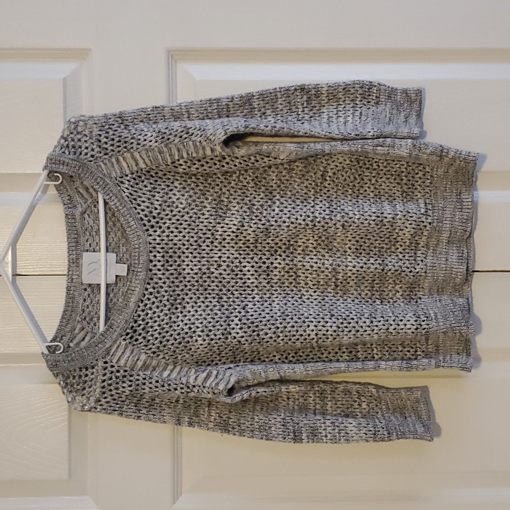 New York & Company Light Grey Sweater